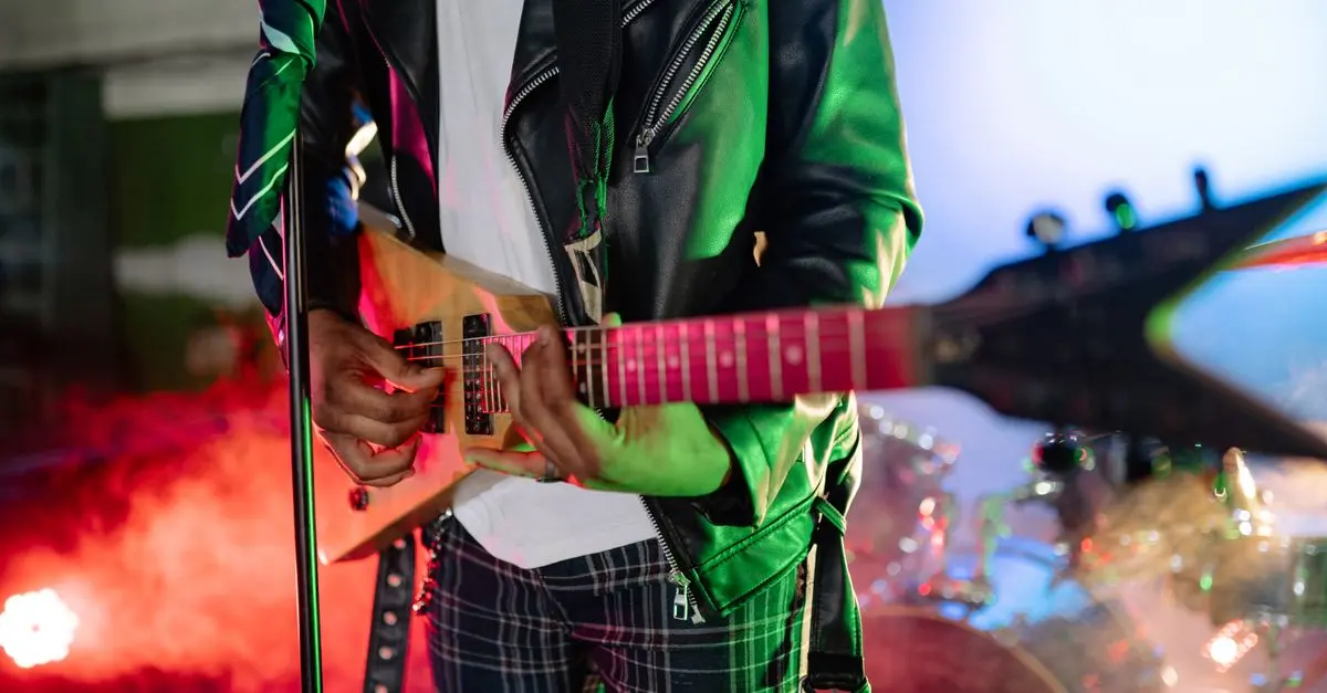Mejores guitarristas en conciertos: Guía completa
